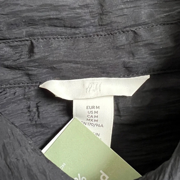 H&M Women Black Crinckle Chiffon Tunic Top Blouse Button Shirt size medium - Picture 8 of 9